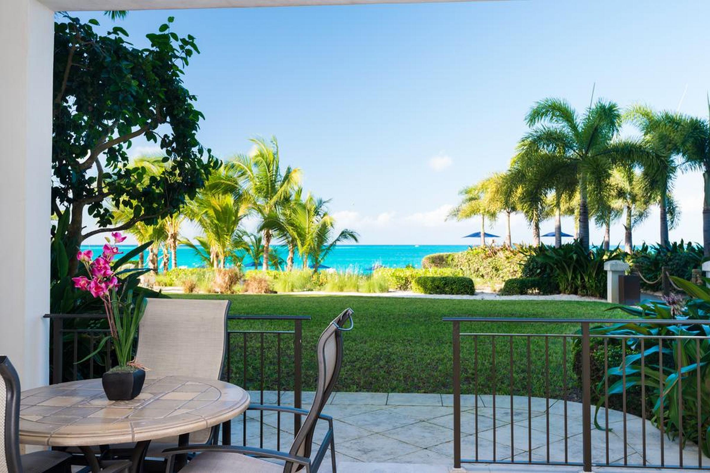The Regent Grand Hotell Grace Bay Exteriör bild