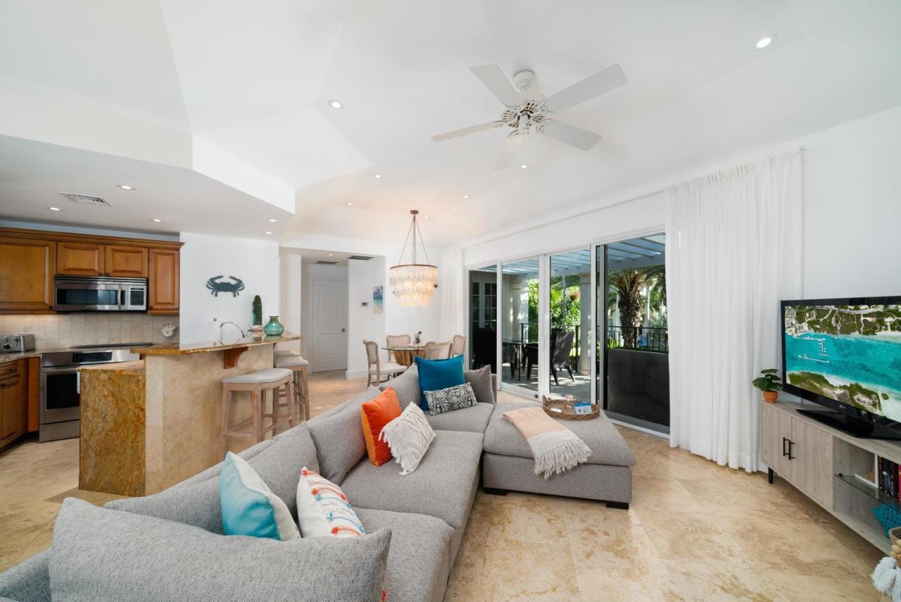 The Regent Grand Hotell Grace Bay Exteriör bild