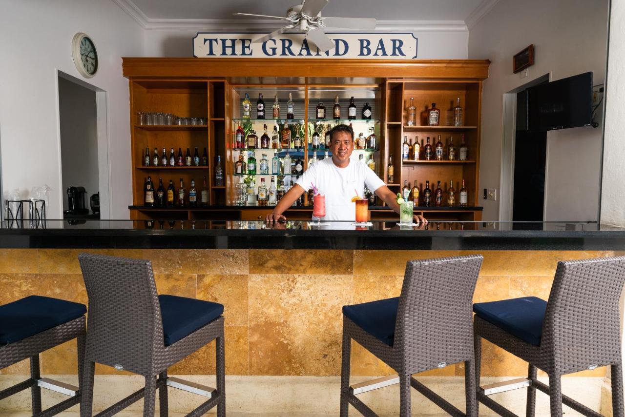 The Regent Grand Hotell Grace Bay Exteriör bild