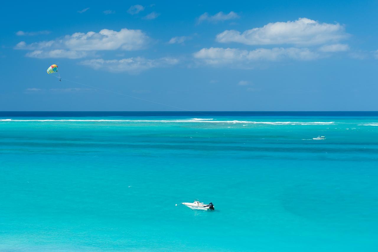 The Regent Grand Hotell Grace Bay Exteriör bild